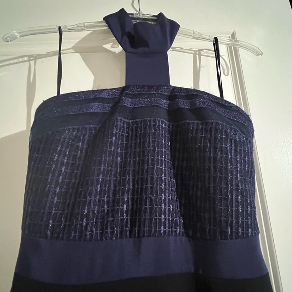 Beautiful gown with train - Picture 4 of 5